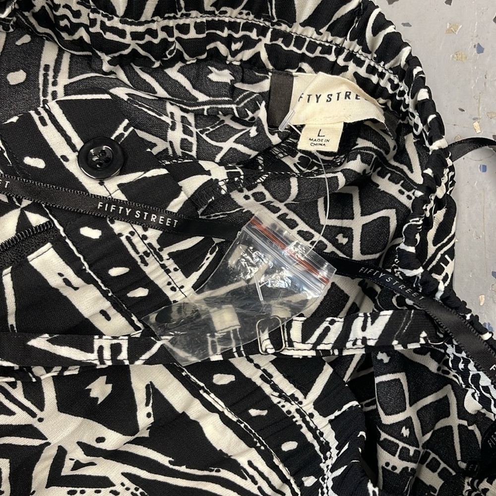 NWT Fifty Street Aztec Print Black and White Pants with Straps Large - Picture 3 of 7